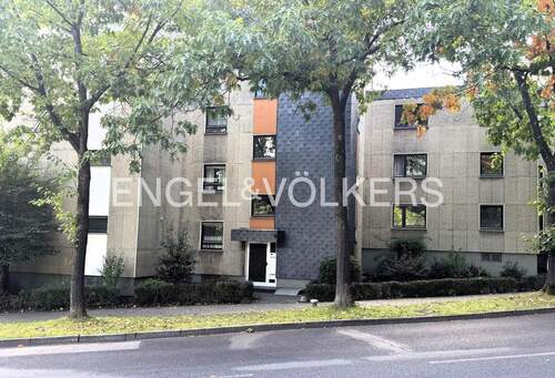 Eingangsbereich mit Aufzug - 