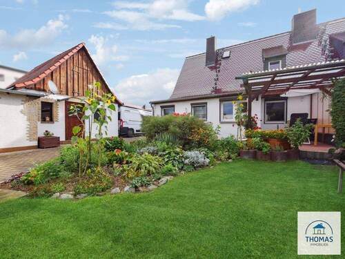 Außenansicht 2 - +DD: Romantische 5-R-DHH im Landhausstil + Nebenhaus zu vermieten! Garage + Garten mit Pool & Sauna+