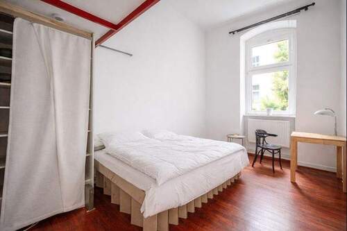 Schlafzimmer - 2 Zimmer Etagenwohnung zum Kaufen in Berlin