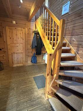 Flur + Treppenhaus - Einfamilienhaus mit 129,00 m&sup2; in Halver zum Kaufen