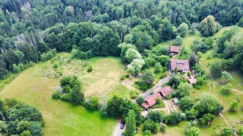 Anwesen - Traumkulisse mit Talblick: 3,5 ha für Wohnen, Arbeit, Freizeit, Tierhaltung und kreative Projekte