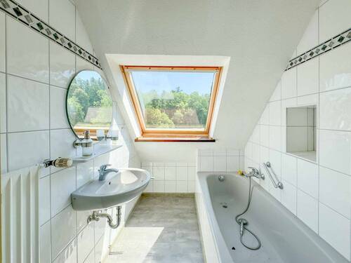 Wohnhaus DG Bad - 