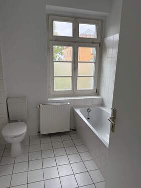 Wannenbad mit Fenster - 