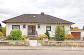 Außenansicht - MG - Merzalben: Einfamilienhaus mit Indoor Pool, Garten und Garage