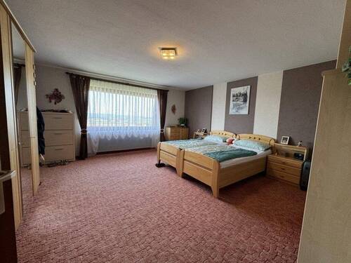 geräumiges Schlafzimmer - 