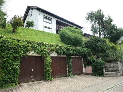 Südansicht mit Garagen - 