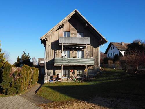 Ansicht Haus - Dachgeschosswohnung zur Miete in absolut ländlicher Lage in Kühnhausen