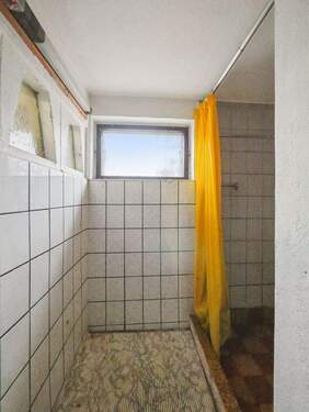 Bad mit Dusche (Keller) - 