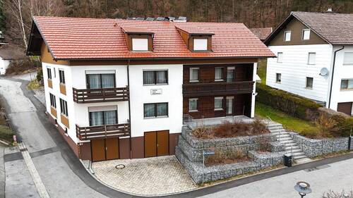 Hauptseite - Schönes 2-Familien Wohnhaus in Gotteszell