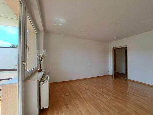 Wohnzimmer.jpg - 3 Zimmer Etagenwohnung in Thalheim/Erzgebirge
