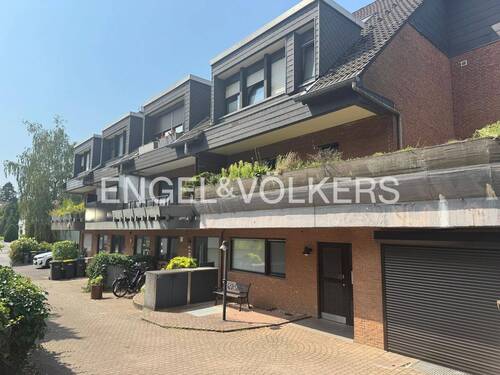 Außenansicht - Ruhige 3-Zimmer-Wohnung mit Panoramablick und zwei Balkonen