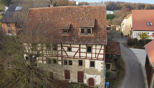 Außenansicht - 8 Zimmer Einfamilienhaus zum Kaufen in Rentweinsdorf