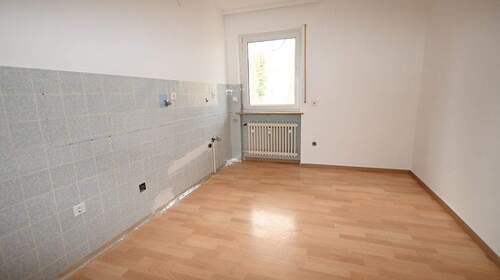 Platz für die Einbauküche - Etagenwohnung mit 90,00 m&sup2; in Neumarkt in der Oberpfalz zur Miete