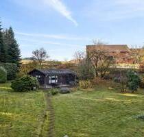 1.110 m² idyllisch gelegenes, schön eingewachsenes Baugrundstück am Straßenende - Buch am Erlbach