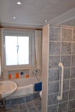 Badezimmer - 3 Zimmer Etagenwohnung zum Kaufen in Wertach