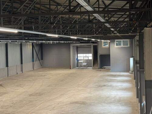 Lagerfläche/ -halle - 