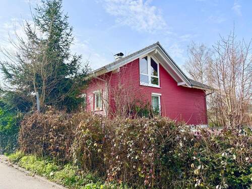 Hausansicht seitlich - 9 Zimmer Einfamilienhaus in Kandern