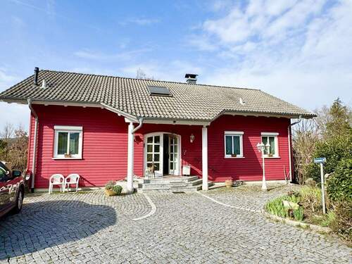 Hausansicht Eingangsbereich - Einfamilienhaus mit 276,00 m&sup2; in Kandern zum Kaufen