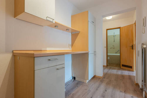 Küche mit EBK (3) - Etagenwohnung mit 49,30 m&sup2; in Passau zum Kaufen