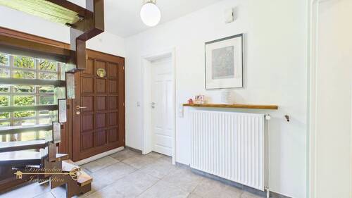 Hausflur - 5 Zimmer Einfamilienhaus in Worpswede