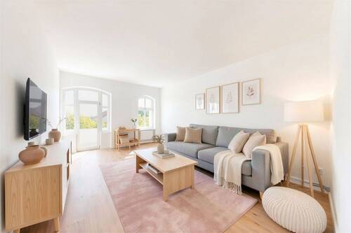 Einrichtungsbeispiel Wohnzimmer - Modern und Kernsaniert: 2-Zimmer-Wohnung zentral in Oranienburg mit Einbauküche
