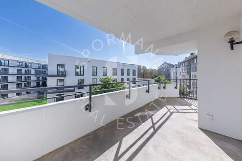 Balkon - Attraktive und freiwerdende Familienwohnung mit großem Balkon in Unterbilk