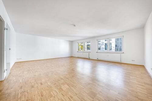 Wohn-/Esszimmer - 4 Zimmer Etagenwohnung in Düsseldorf