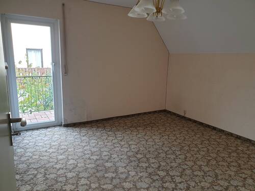 OG Raum 1 mit Balkon - 