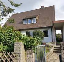 Generationshaus oder Großfamilie? Haus mit Einliegerwohnung? 8 Räume, 2 Bäder, Garage, Garten: Beste Voraussetzungen für die Eigenheimerfüllung! - Nürnberg Eibach