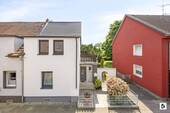 Front Straßenseite - 5 Zimmer Reihenmittelhaus in Meerbusch