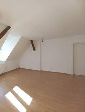 Blick vom Schlafzimmer ins Arbeitszimmer - 3 Zimmer Etagenwohnung in Saarbrücken