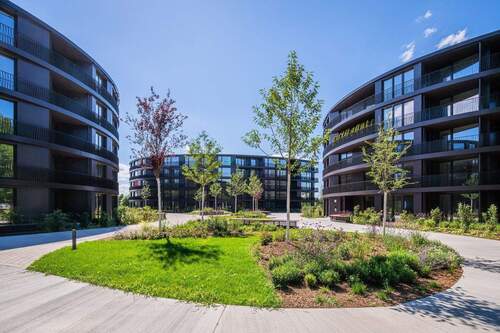 Blick ins Ensemble - Erstbezug mit Balkon. Exklusiv Leben nahe der Elbe.