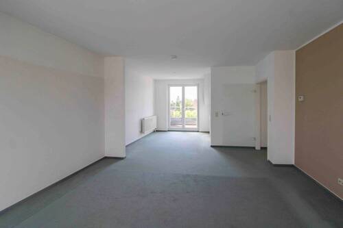 Wohnzimmer und Essbereich - Etagenwohnung mit 85,50 m² in Dessau-Roßlau zum Kaufen