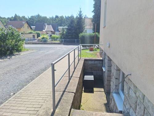 Zufahrt und Außentreppe Keller - 