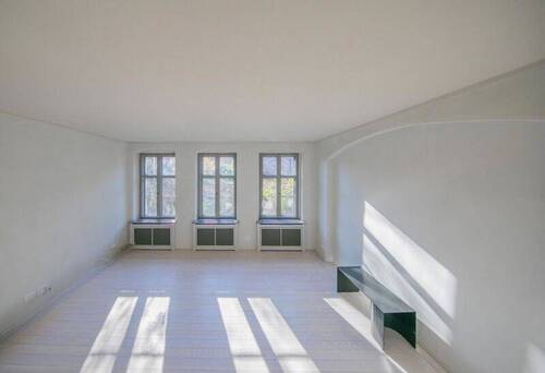 Wohnraum - Wohnen im Einzeldenkmal: Erstbezug 2 Zi-Whg plus Kutscherboden u.EBK (WE15)