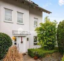 Exklusives Wohnen am Waldrand in Stuttgart-Schönberg - hochwertige DHH mit über 250 m² Nutzfläche