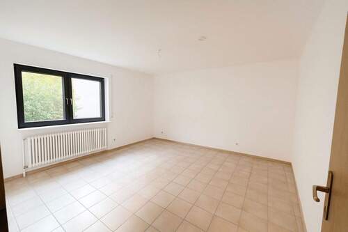 Schlafzimmer - 2 Zimmer Etagenwohnung zur Miete in Berghausen