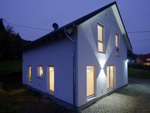 Niedrigenergieeffizienzhaus - Fast Neu! Effizientes Niedrigenergiehaus in Oberberg (GM Elbach)