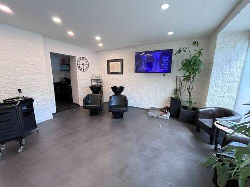 EG Friseur (1).jpg - Mehrfamilienhaus, Wohnhaus in Schweinfurt zum Kaufen