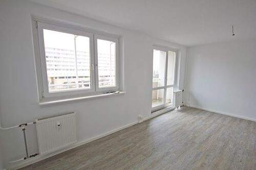 Wohnzimmer - 3 Zimmer Etagenwohnung in Halle (Saale)