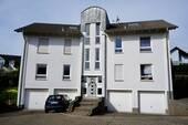 Vorderansicht Immobilie - Wohnung zur Miete - 750,00&nbsp;EUR Kaltmiete, ca.&nbsp; 86,00&nbsp;m&sup2;&nbsp;Wohnfl&auml;che