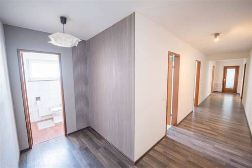 Flur - 3 Zimmer Etagenwohnung in Laichingen