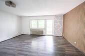 Wohnzimmer - Etagenwohnung mit 108,80 m&sup2; in Laichingen zum Kaufen
