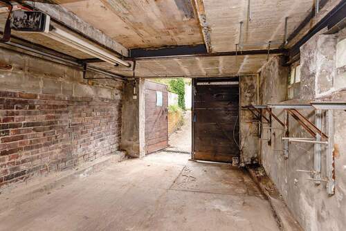 Garage - 