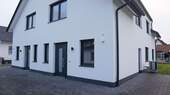 Bild 1 - Provisionsfrei: Moderne DHH (2021) mit EBK, Garten & Wärmepumpe - bezugsfrei, 425.000 € VB