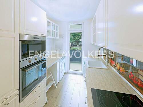 Voll eingerichtete Küche - 3 Zimmer Etagenwohnung in Erkrath