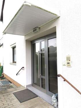 Eingangsbereich - 1 Zimmer Mehrfamilienhaus, Wohnhaus in Kassel