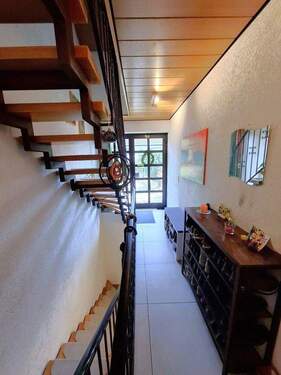 Erdgeschoss: Flur/Treppe - 