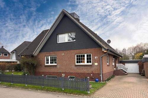 Vorderseite - Großzügiges Einfamilienhaus - 529.000,00&nbsp;EUR Kaufpreis, ca.&nbsp; 161,00&nbsp;m&sup2;&nbsp;Wohnfl&auml;che