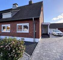 MeinRaum... Wohlfühlen garantiert - Lassen Sie sich überraschen! Doppelhaushälfte mit Terrasse, großem Garten, Garage und Stellplätzen in Erkelenz